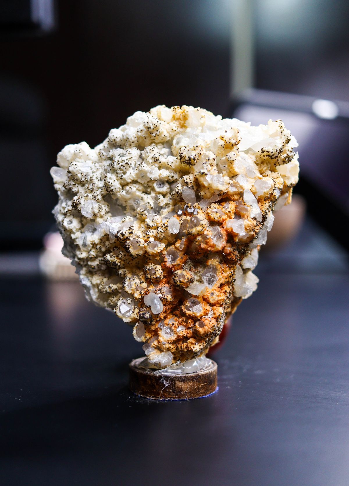Raw crystalline mineral specimen